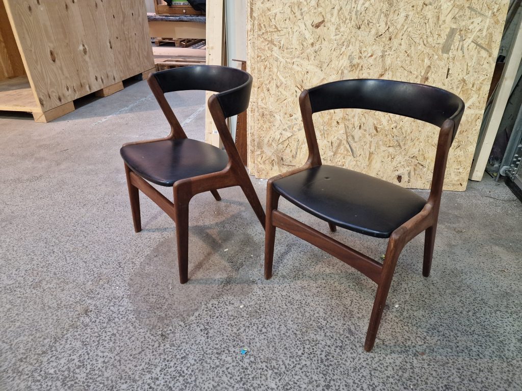 To spisestole i teak af Anderstrup møbelfabrik, T21 / Fire Chair af Kai Kristiansen