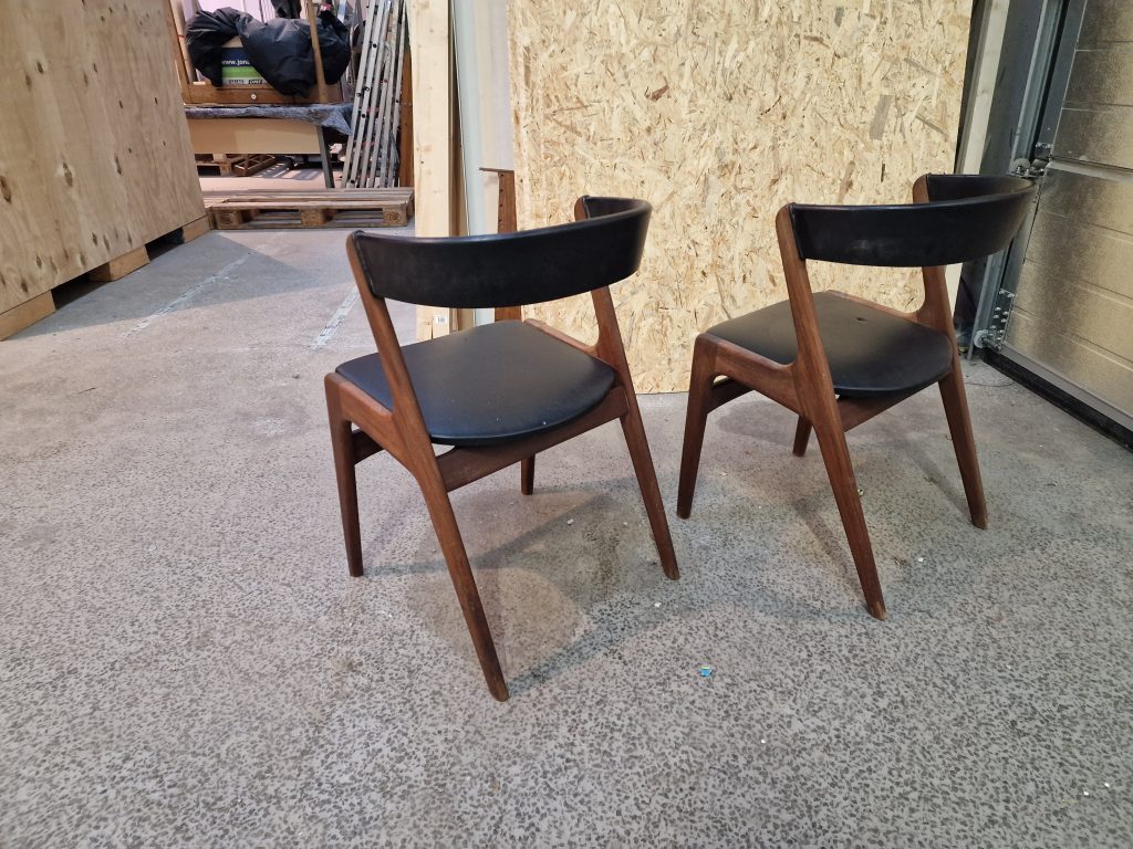 To spisestole i teak af Anderstrup møbelfabrik, T21 / Fire Chair af Kai Kristiansen