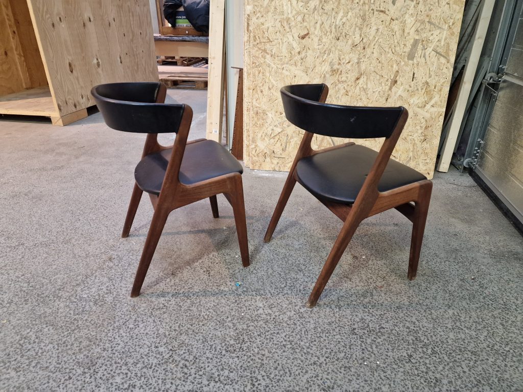 To spisestole i teak af Anderstrup møbelfabrik, T21 / Fire Chair af Kai Kristiansen