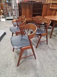 Fem stole i teak til ompolstring, Korup Møbelfabrik