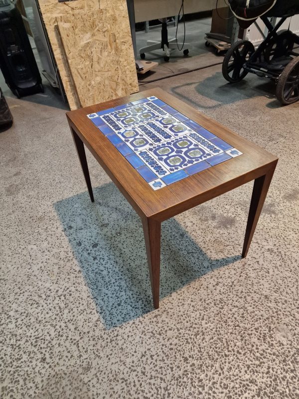 Severin Hansen bord med royale kakler