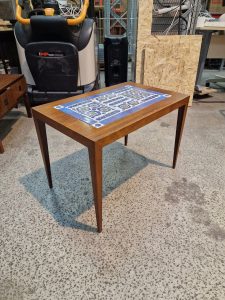 Severin Hansen bord med royale kakler