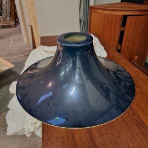 JO HAMMERBORG. "Single" loftspendel, skærm af brun akryl, ophæng af messing, Fog & Mørup, Danmark, 1977 - Image 3