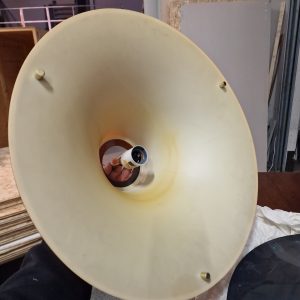 JO HAMMERBORG. "Single" loftspendel, skærm af brun akryl, ophæng af messing, Fog & Mørup, Danmark, 1977 - Image 2