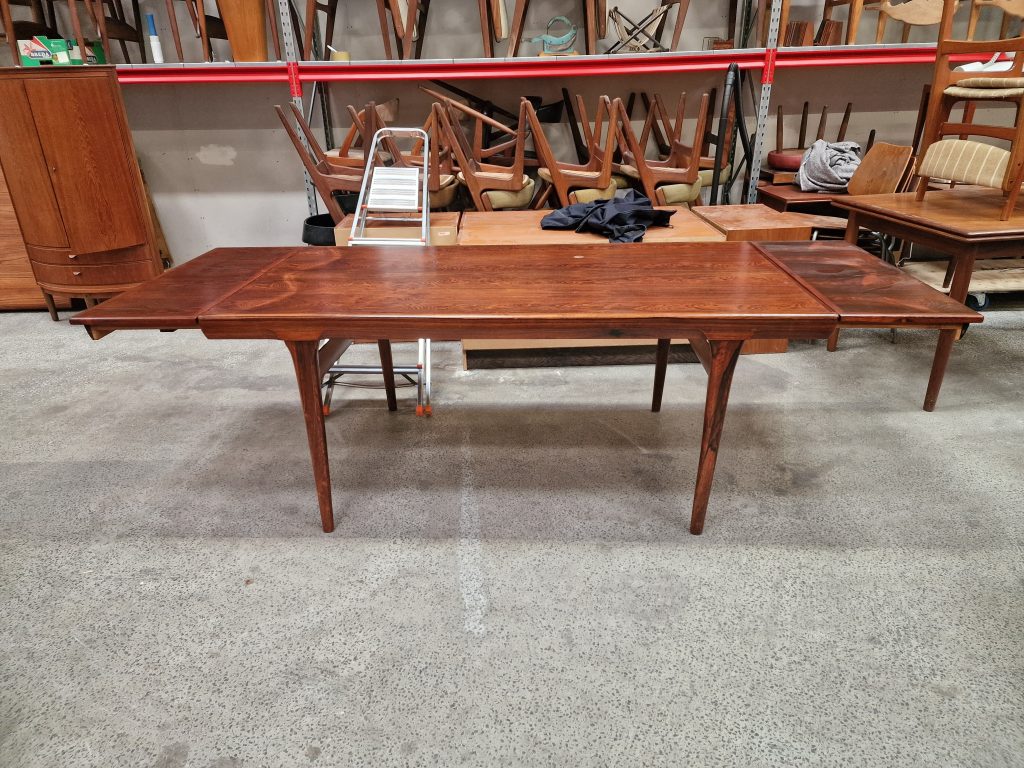 Spisebord i palisander, Ib Kofod Larsen