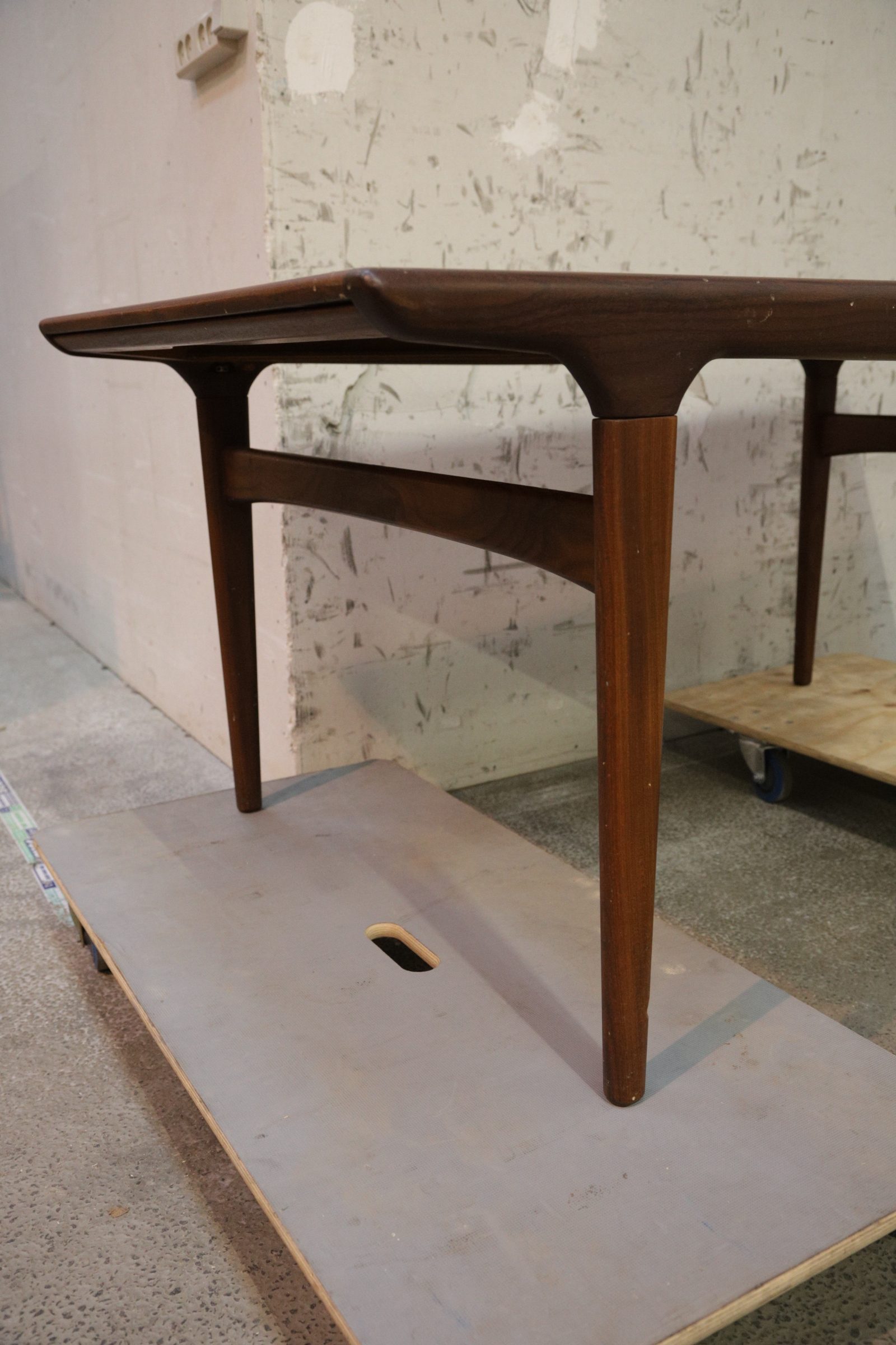 Spisebord i teak med tillægsplade af Johannes Andersen for fra Uldum Møbelfabrik - Image 5