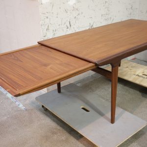 Spisebord i teak med tillægsplade af Johannes Andersen for fra Uldum Møbelfabrik - Image 10