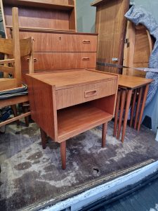 Natbord med skuffe, teak