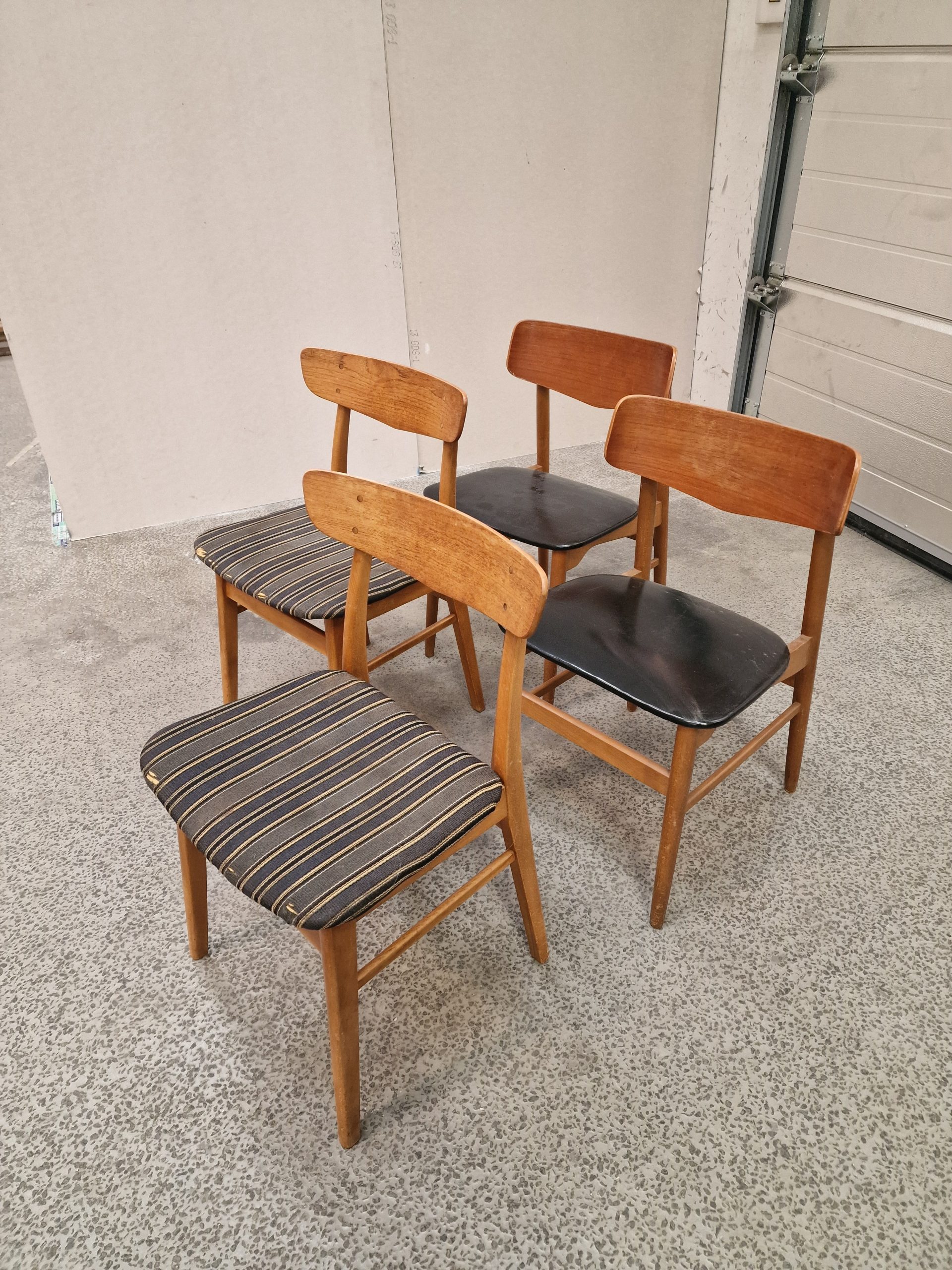 2x2 spisestole, teak og bøg - Image 1