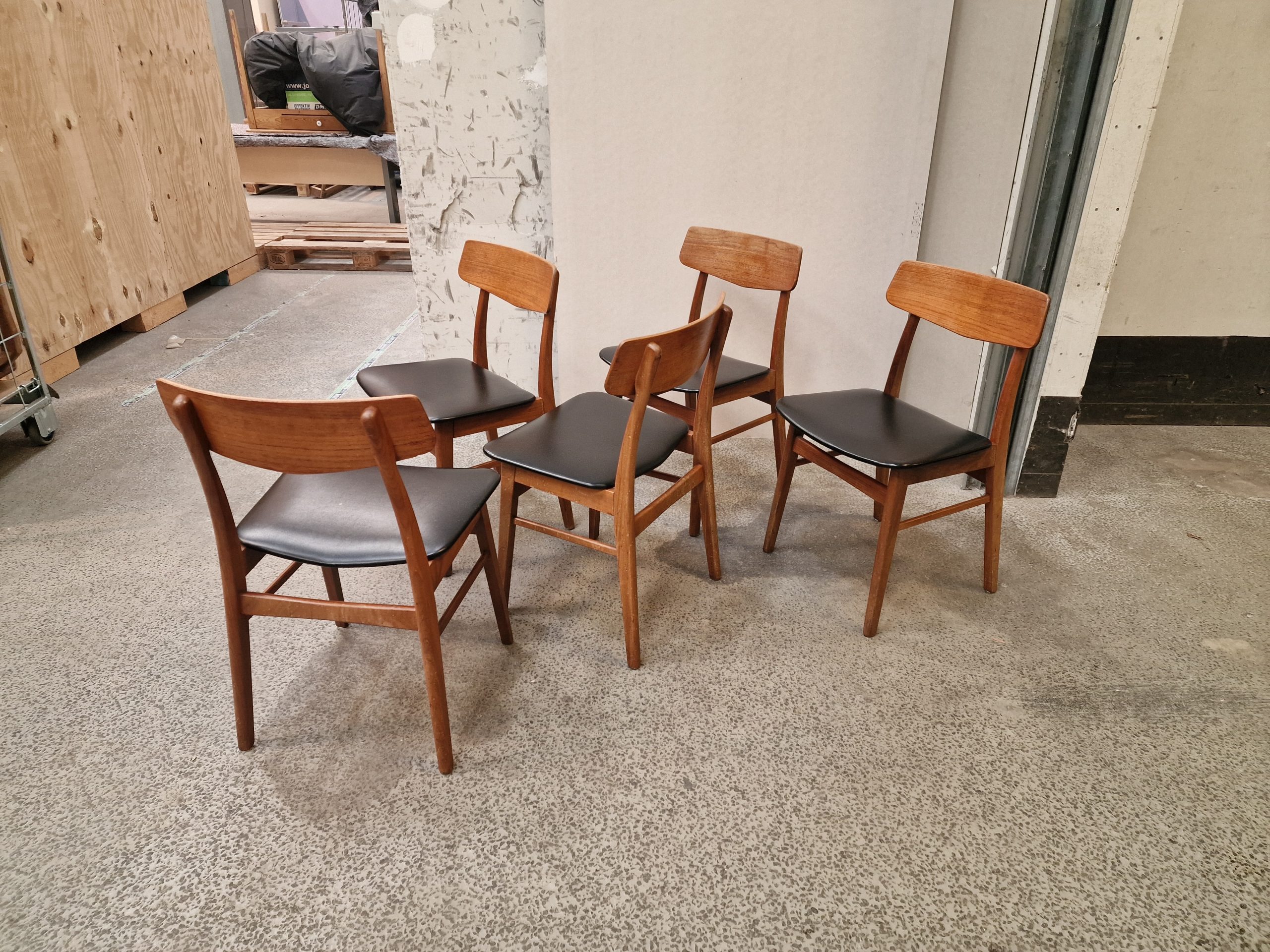 Fem spisestole i teak med skai - Image 2