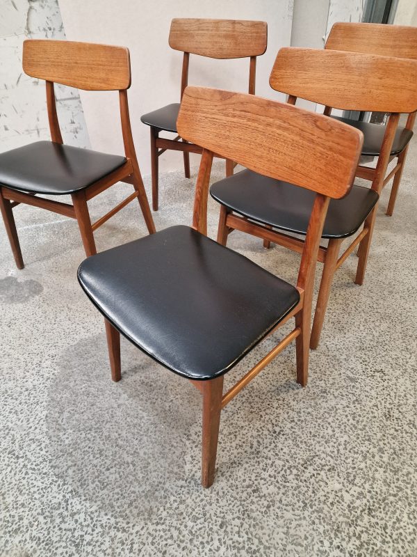 Fem spisestole i teak med skai