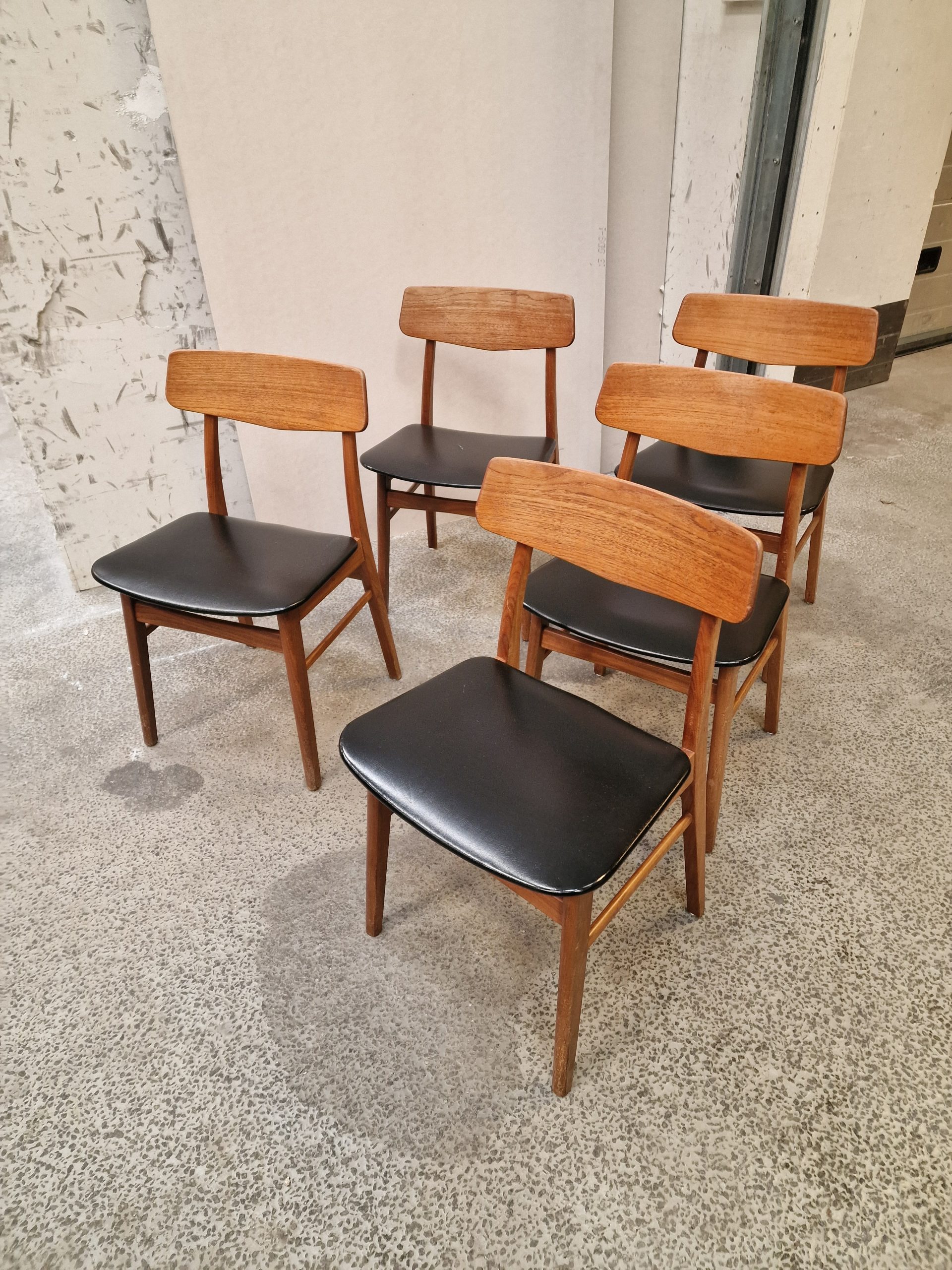 Fem spisestole i teak med skai - Image 8