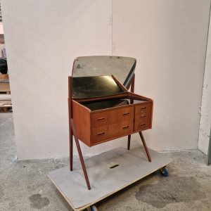 Sminkebord med vipbart spejl, teak - Image 1