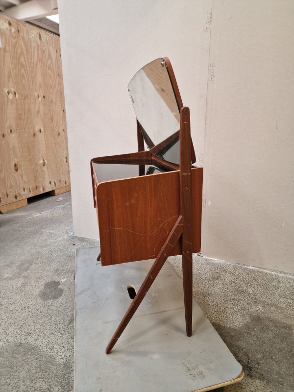 Sminkebord med vipbart spejl, teak