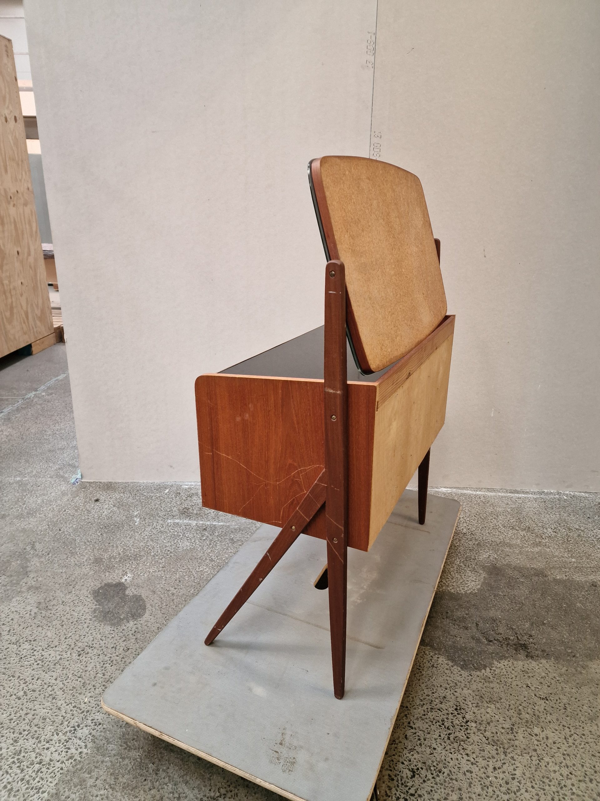 Sminkebord med vipbart spejl, teak - Image 6