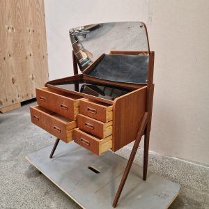 Sminkebord med vipbart spejl, teak - Image 7