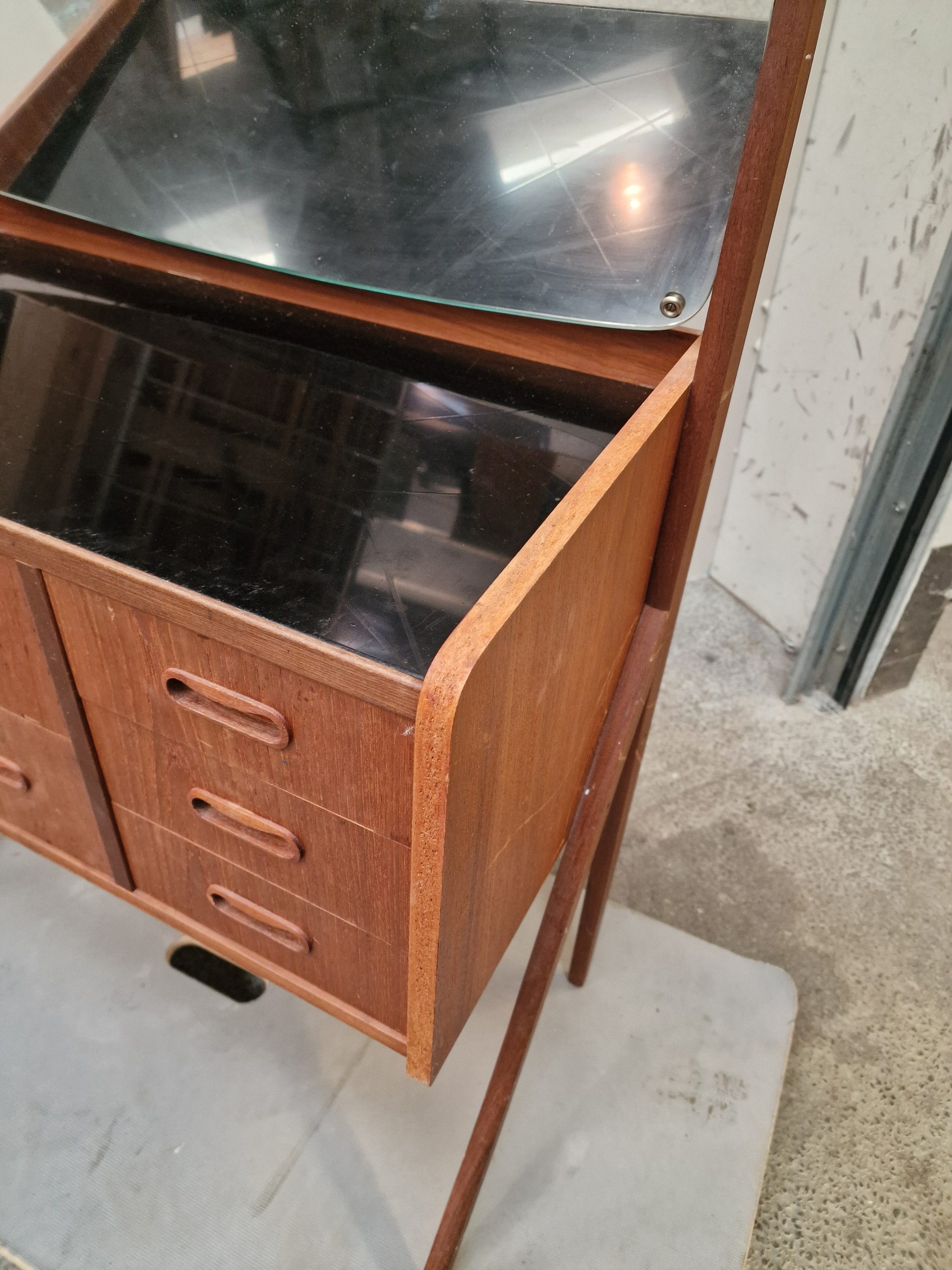 Sminkebord med vipbart spejl, teak - Image 12