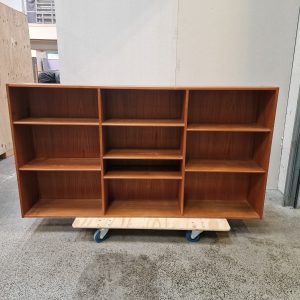 Bogreol-overdel, teak