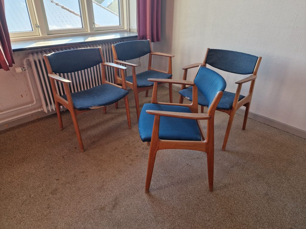 4 stk Henning Kjærnulf armstole af teak model 317/318