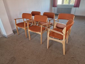 6 stk Erik Buch OD50 med armlæn i massiv egetræ