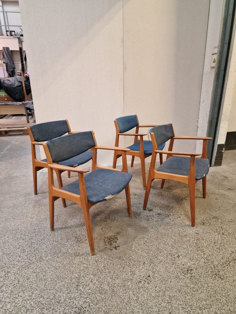 4 stk Henning Kjærnulf armstole af teak model 317/318