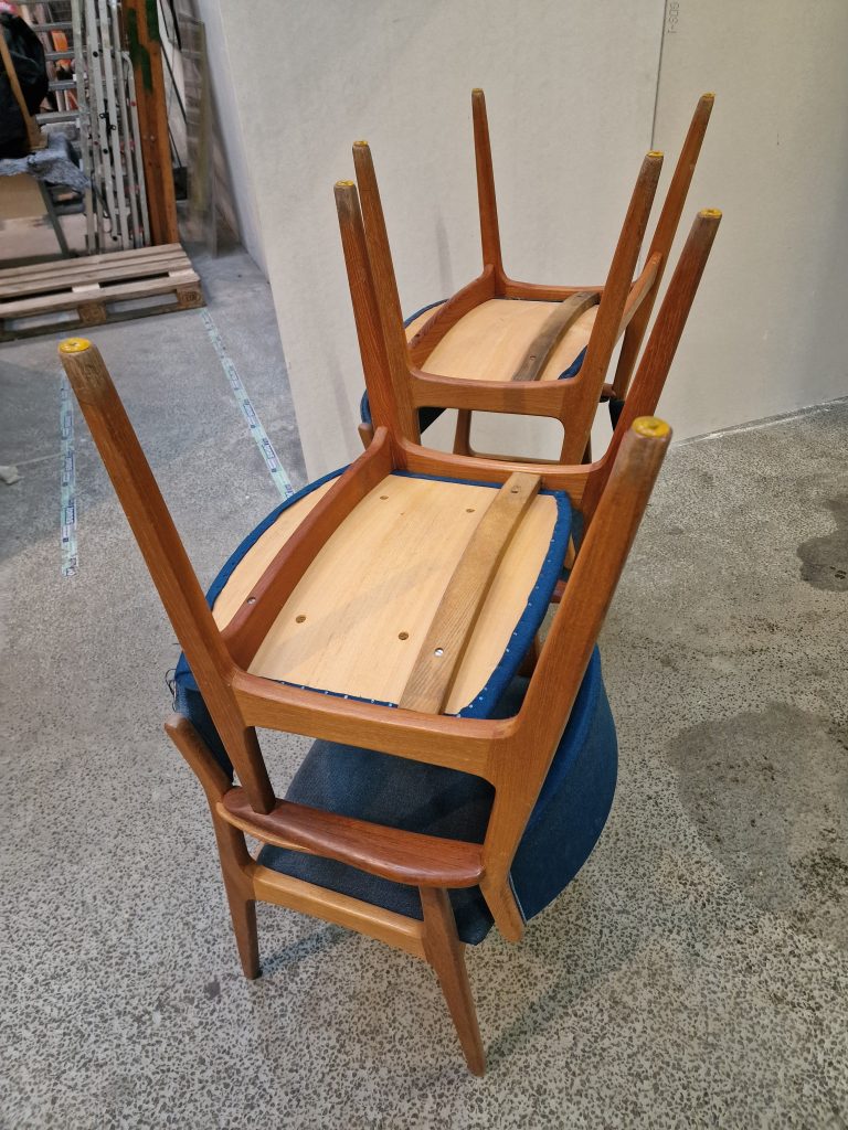 4 stk Henning Kjærnulf armstole af teak model 317/318