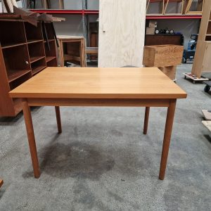 Spisebord i teak uden hollandsk udtræk