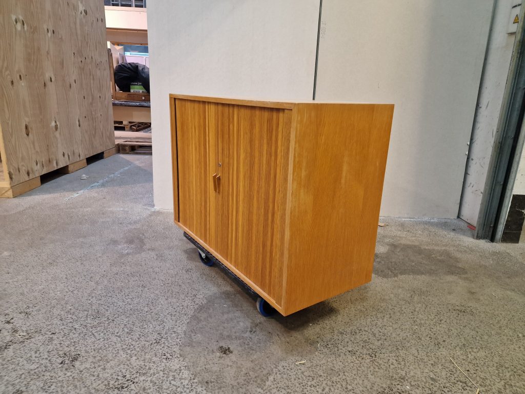 Arkivskab med jalousi låger, egetræ