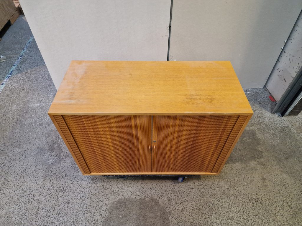 Arkivskab med jalousi låger, egetræ