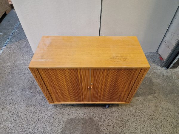 Arkivskab med jalousi låger, egetræ