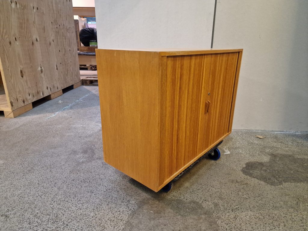 Arkivskab med jalousi låger, egetræ