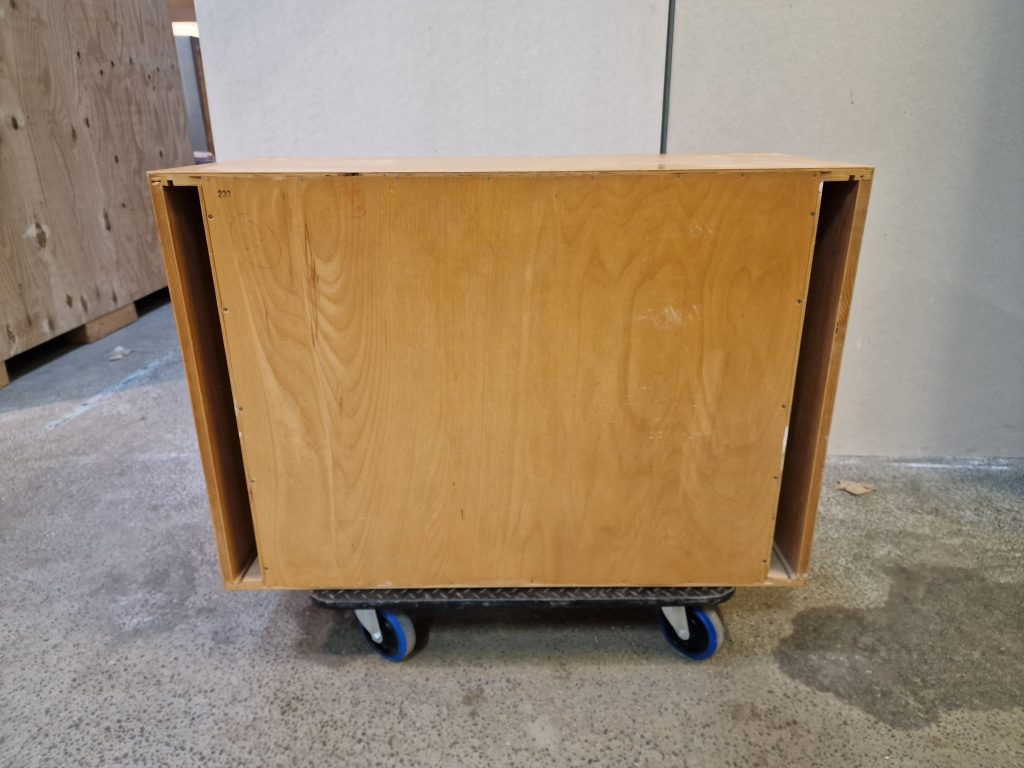 Arkivskab med jalousi låger, egetræ