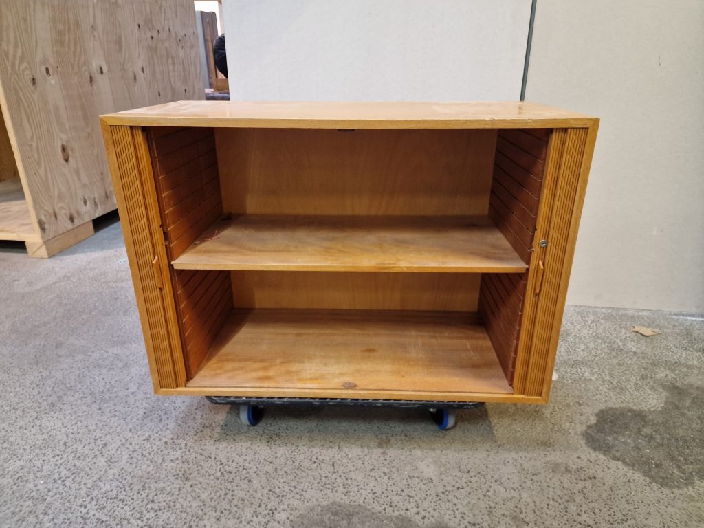 Arkivskab med jalousi låger, egetræ