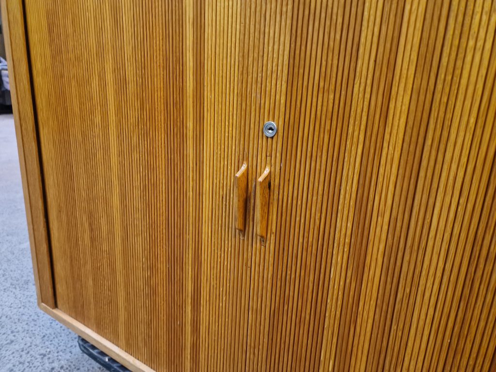 Arkivskab med jalousi låger, egetræ