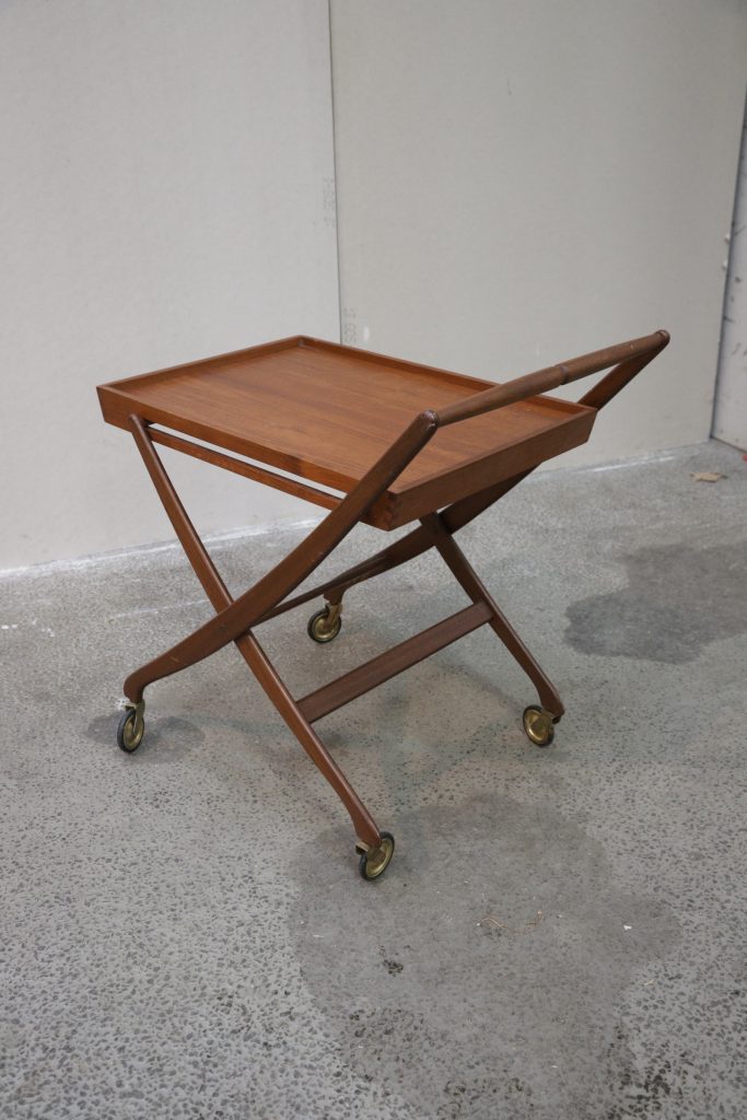 Serveringsbord på hjul, teak