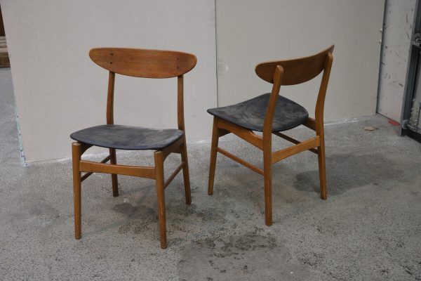 To stk Farstrup model 210 med løse sæder, teak