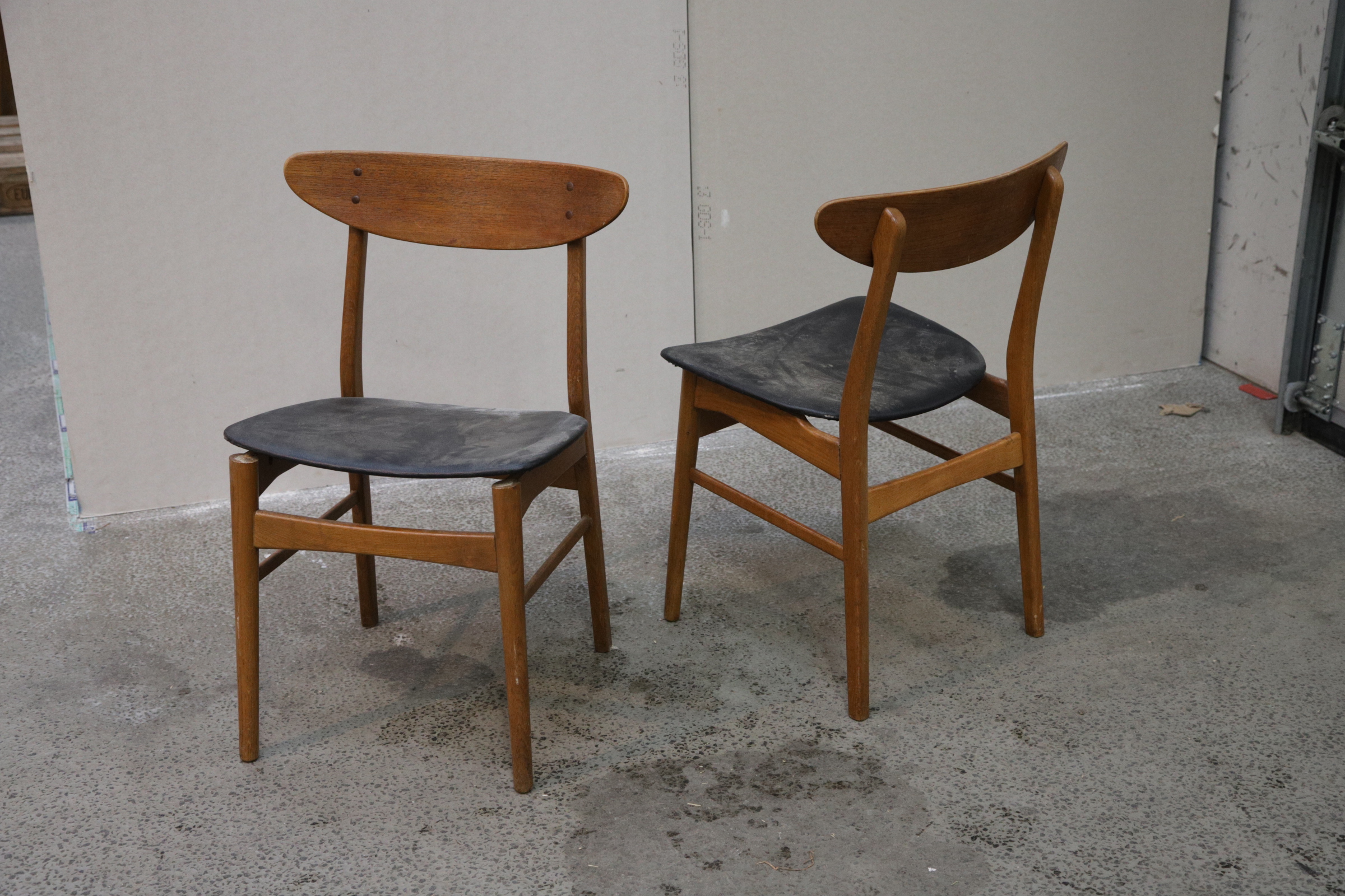 To stk Farstrup model 210 med løse sæder, teak