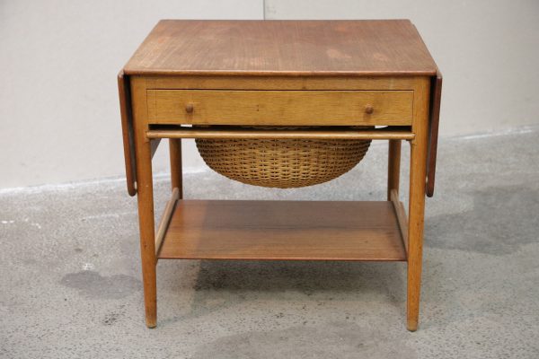 Sybord i massiv teaktræ og egetræ, GETAMA, Hans J. Wegner, model AT33