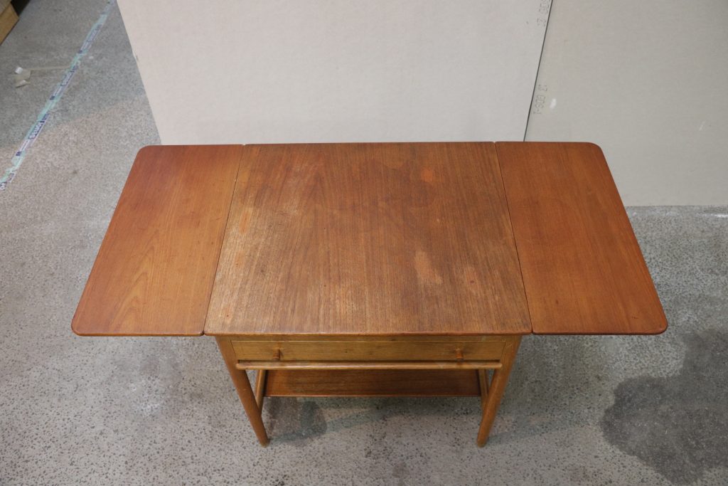 Sybord i massiv teaktræ og egetræ, GETAMA, Hans J. Wegner, model AT33