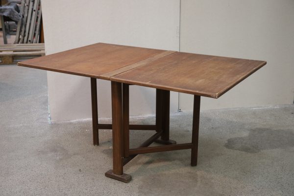 Spisebord i teak med gateleg