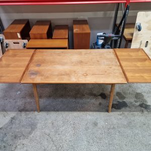 Spisebord i teak med hollandsk udtræk