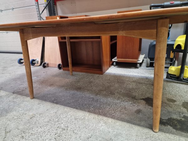 Spisebord i teak med hollandsk udtræk