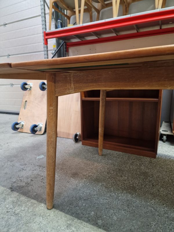 Spisebord i teak med hollandsk udtræk