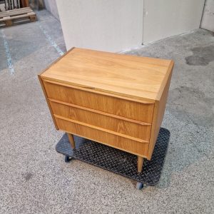 Entrekommode, teak