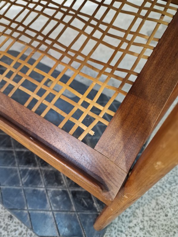 Sidebord med flethylde og skuffe, teak