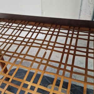 Sidebord med flethylde og skuffe, teak