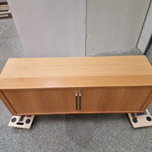 Kontorskænk i egetræ, B8