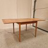 Kvadratisk spisebord i teak med hollandsk udtræk