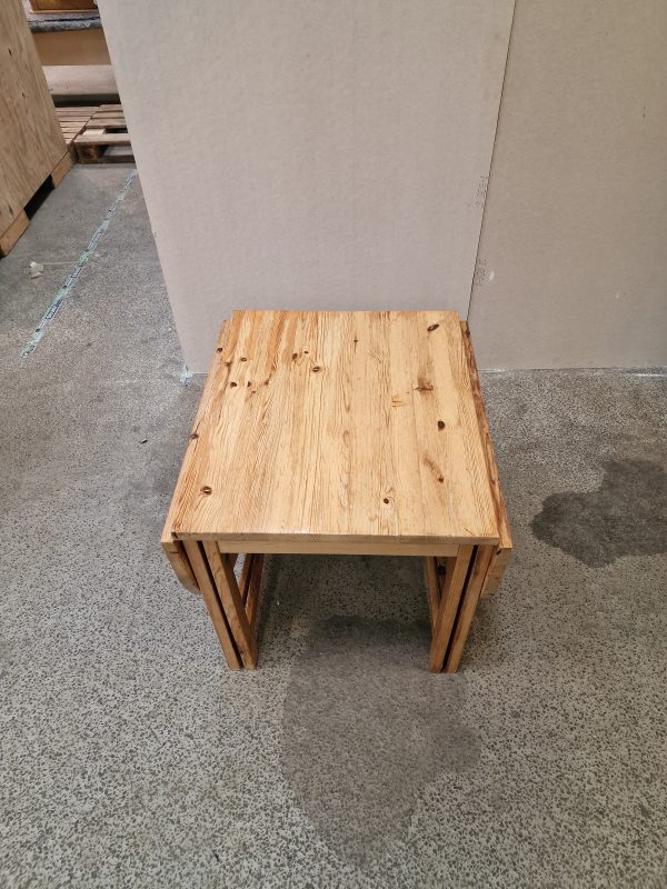 Spisebord i fyrretræ med gateleg