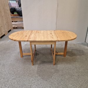 Spisebord i fyrretræ med gateleg